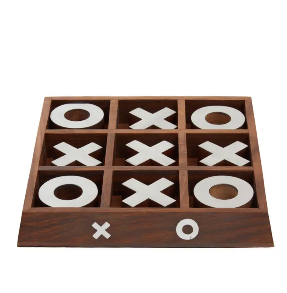 Noughts and crosses board game
