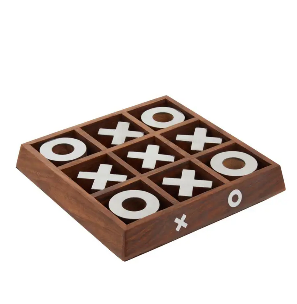 Noughts and crosses board game